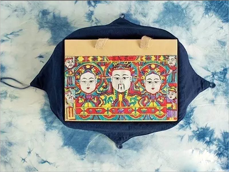 手工染土布刺繡復(fù)古月餅包裝設(shè)計(jì)，匠心精神的執(zhí)著與信念